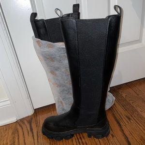 Monique Black Chunky Sole Knee High Boots - US 9